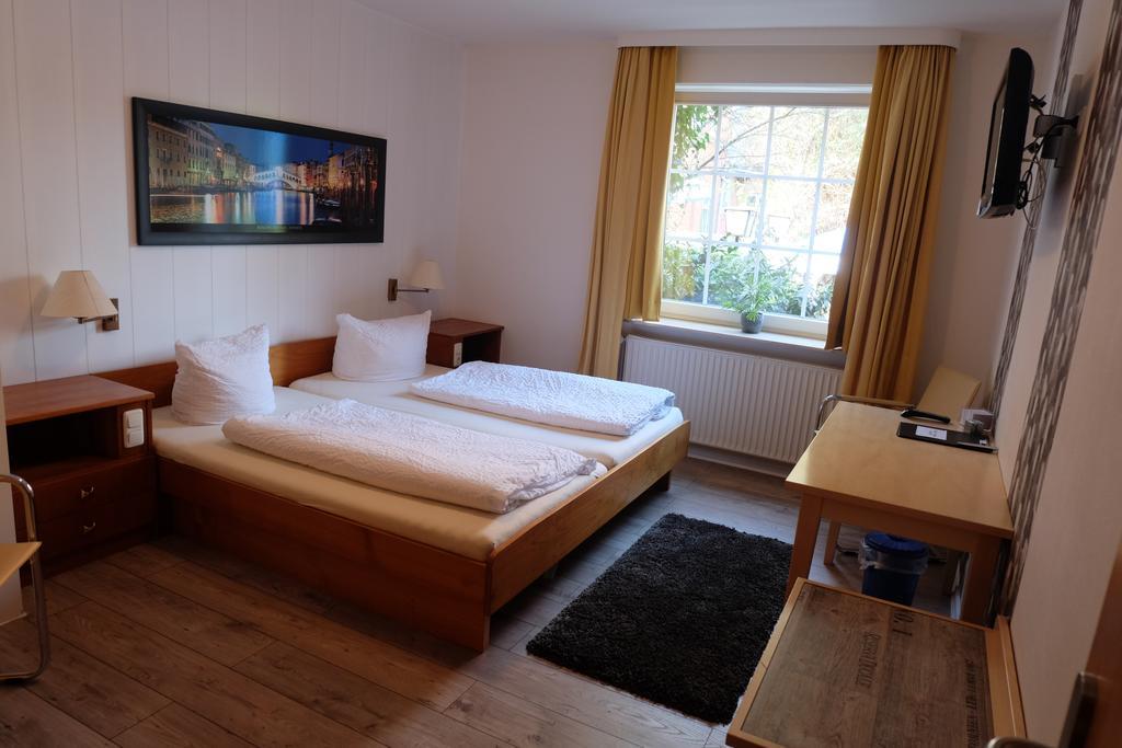 Hotel Zum Weißen Roß Winsen  Zimmer foto